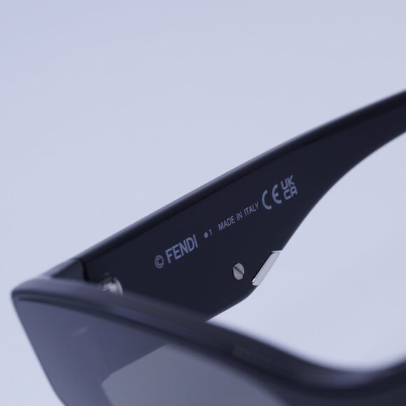 Fendi FE40135I 01A Sunglasses Shiny Black Cat Eye Frame, Smoke Lenses - Picture 10 of 12